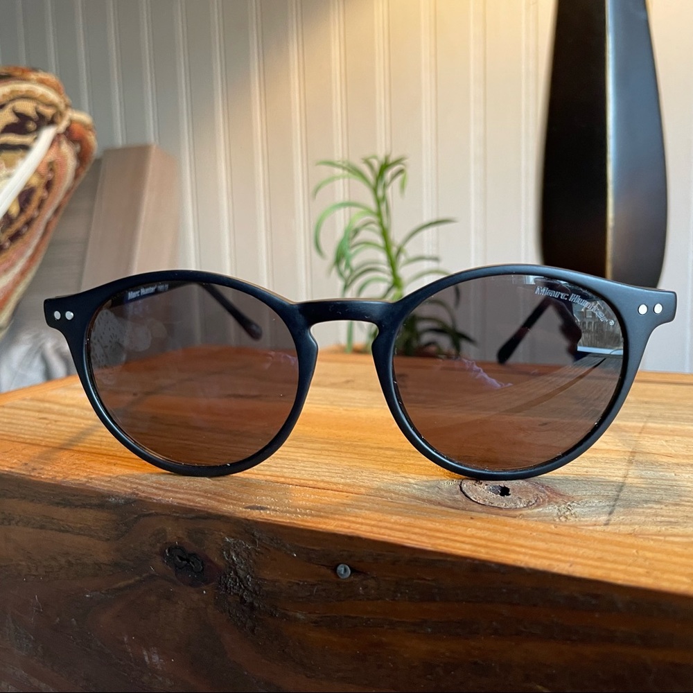 Marc Hunter Round Black Sunglasses